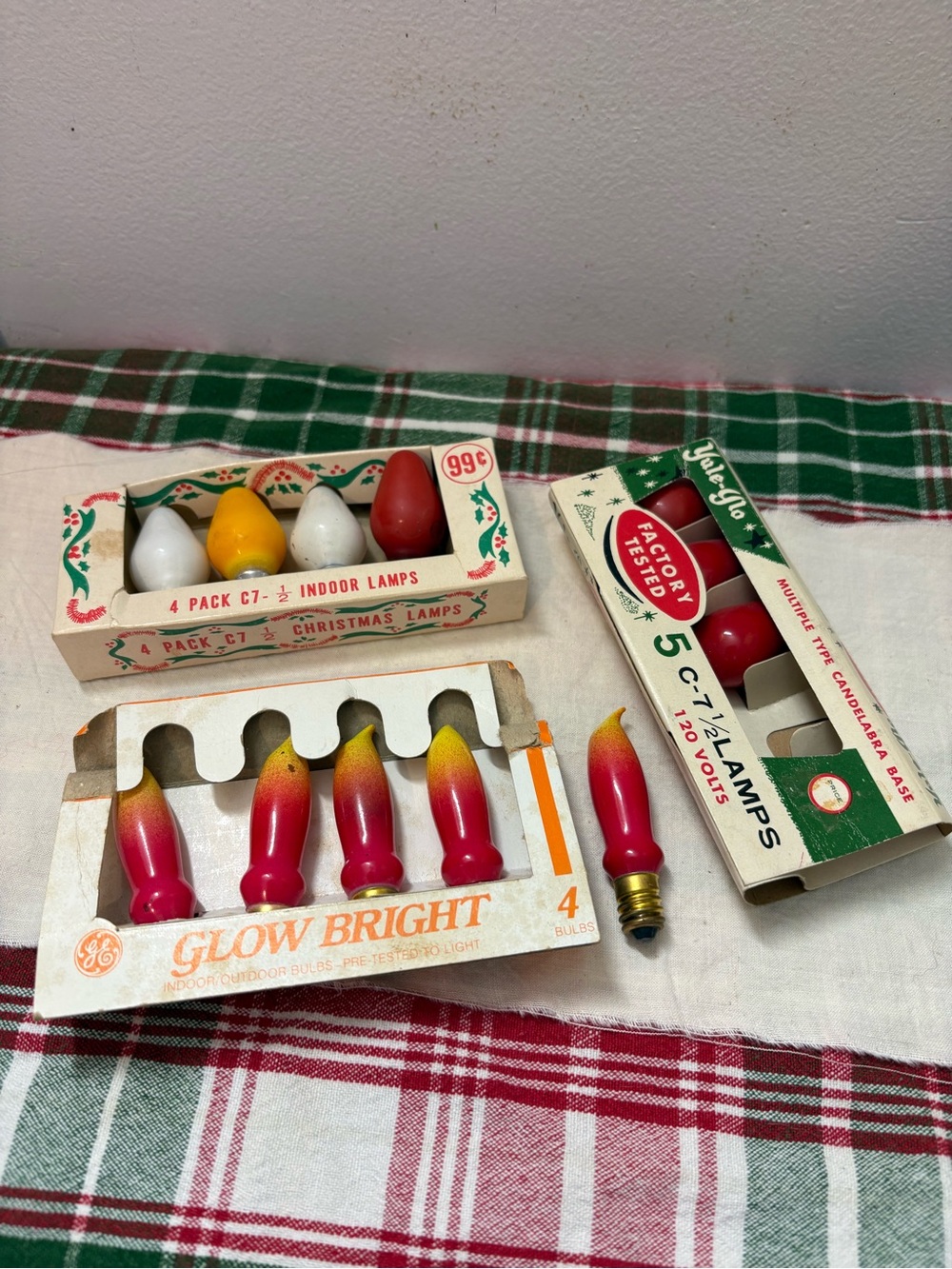 Vintage C7 Christmas Flame Tip Bulbs & Holiday Lightbulbs
